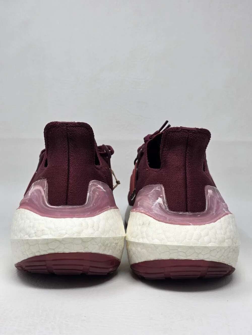 Adidas UltraBoost 22 Burgundy Running Shoes Men's Size 15 HQ2094 Pre-owned